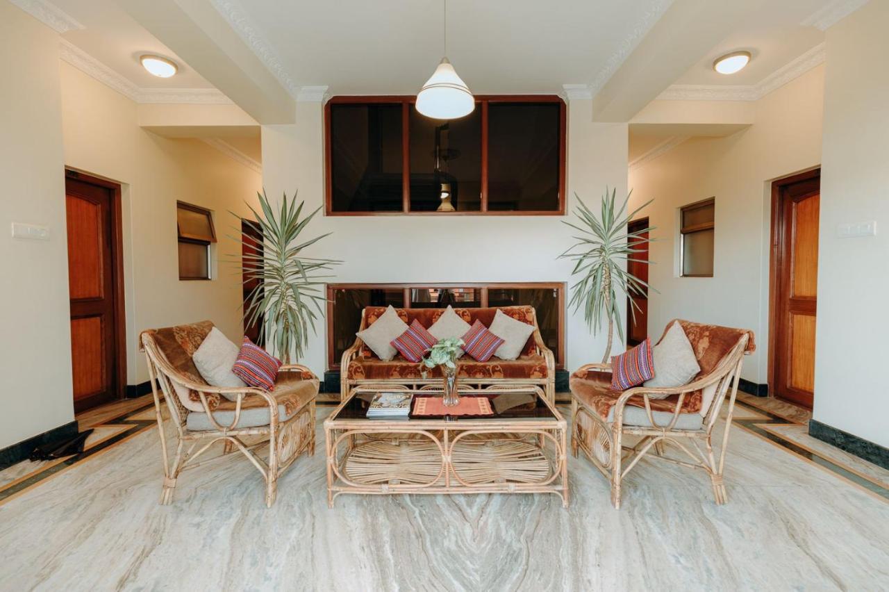 Tise Hotel Катманду Экстерьер фото